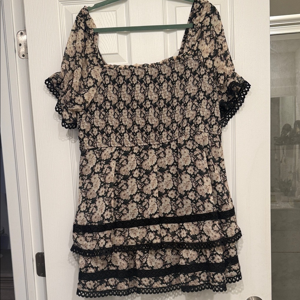 ARULA Black and Cream Floral Blouse